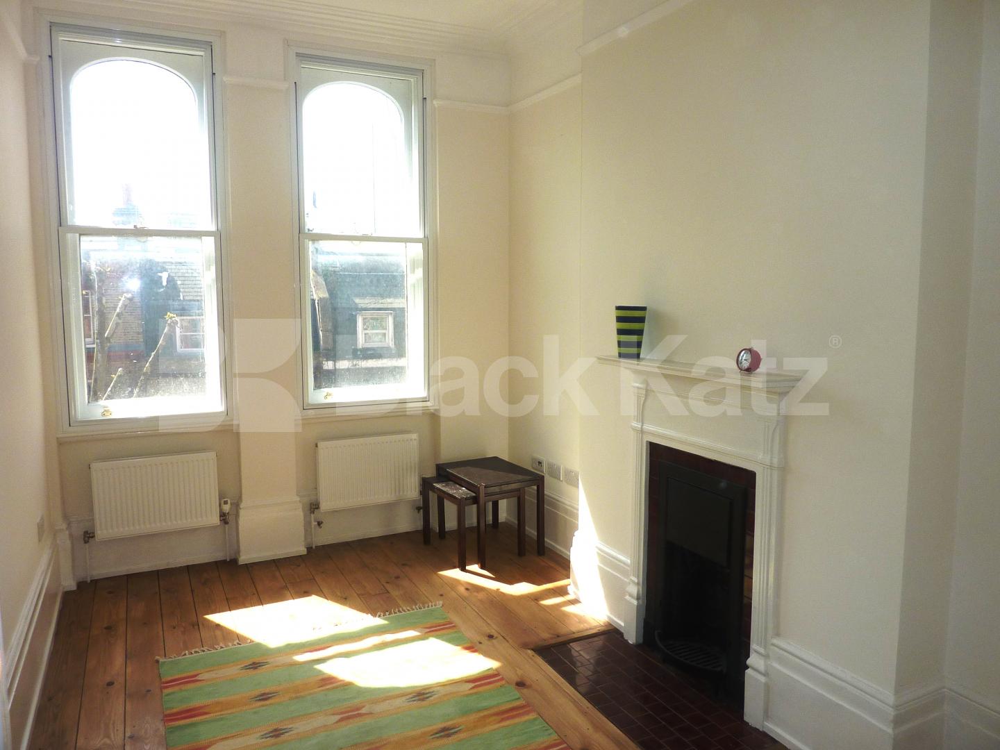 			NEW INSTRUCTION!, 1 Bedroom, 1 bath, 1 reception Flat			 Grays Inn Road, KINGS CROSS-RUSSELL SQUARE